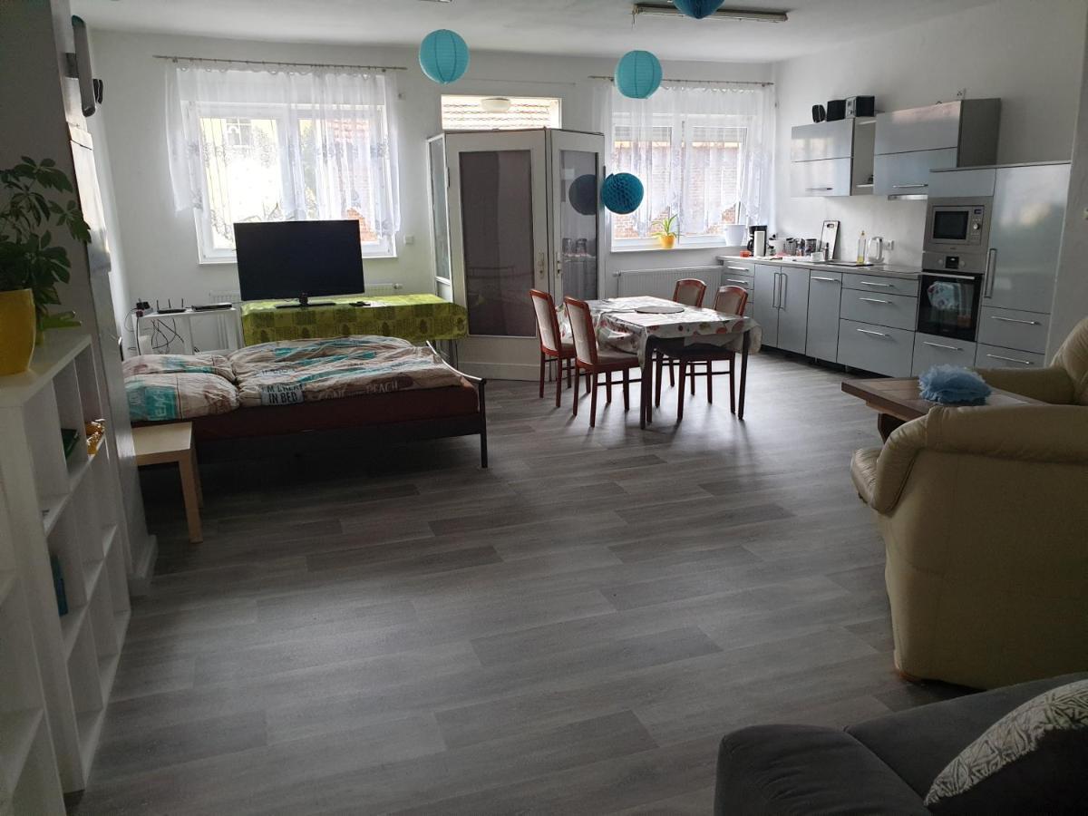 Einraum-Ferienwohnung 46M2 Eisenhuettenstadt-Diehlo Exteriér fotografie
